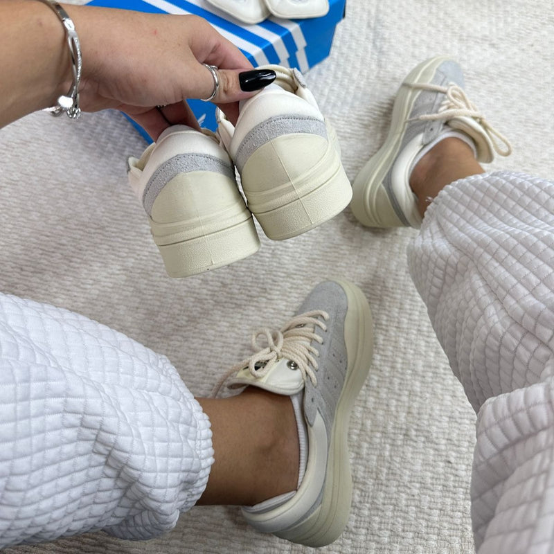 Tênis Adidas BAD Bunny x Campus Azul e branco